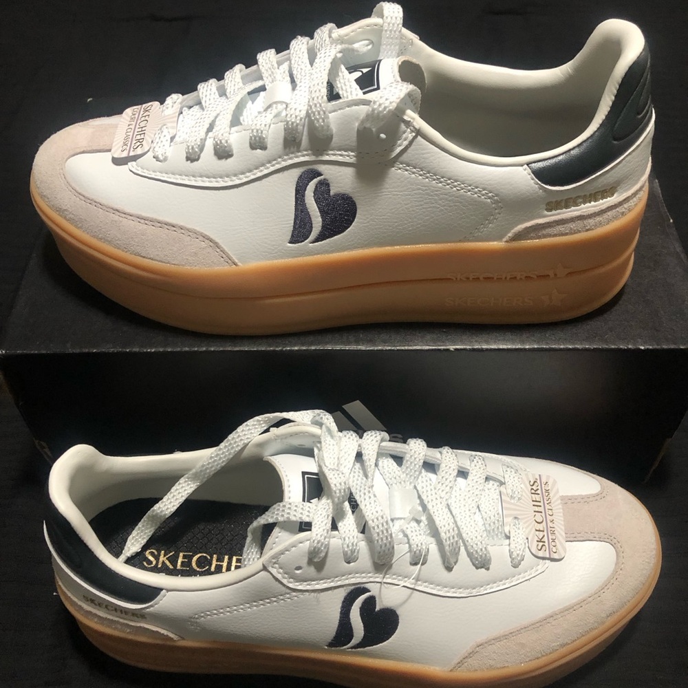 Skechers Hotshot White Black Gum Women Lifestyle Shoes, Size 8.5, 185400-WBK,